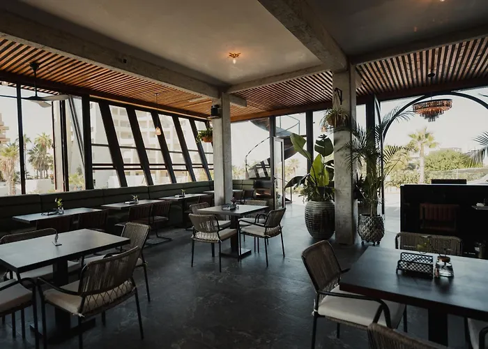 Sunrock & Apartment