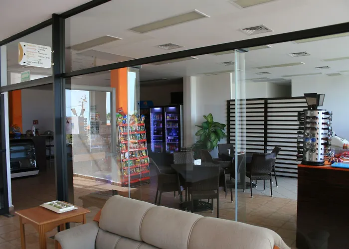 Sunrock & Apartment *