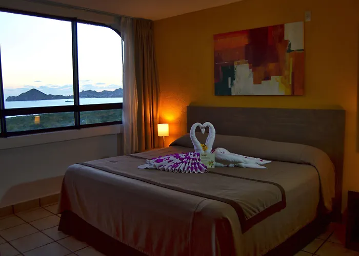 Sunrock & Apartment Cabo San Lucas